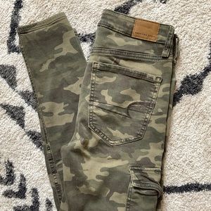 American Eagle camp cargo skinny pants